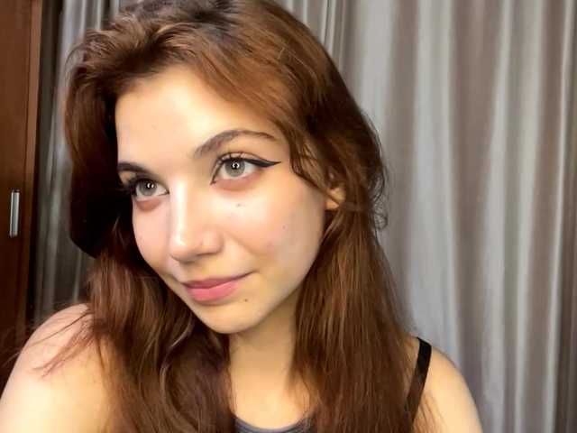 MyrleLinnan live webcam show