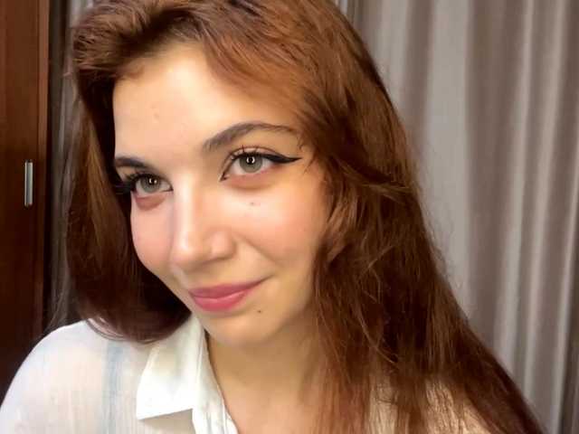 MyrleLinnan live cam on BongaCams