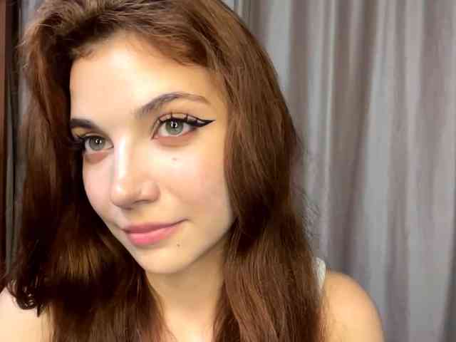 MyrleLinnan webcam