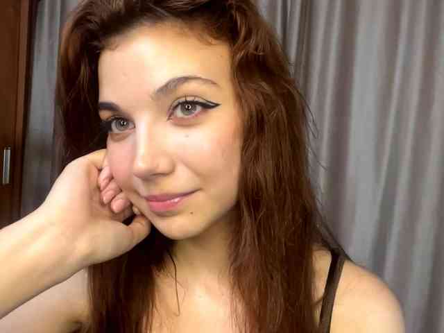 MyrleLinnan webcam
