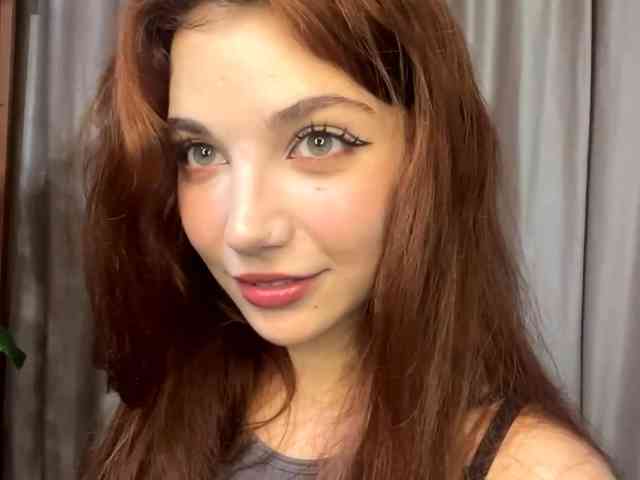 MyrleLinnan webcam
