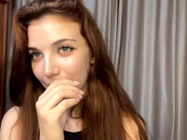 MyrleLinnan webcam