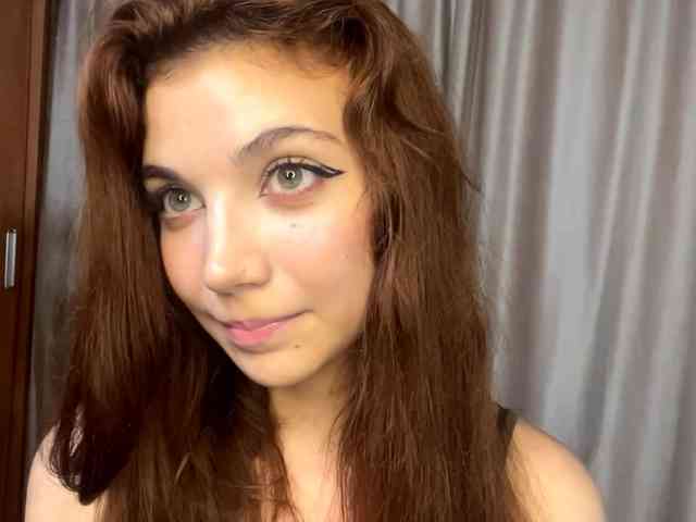 MyrleLinnan Live Webcam on BongaCams