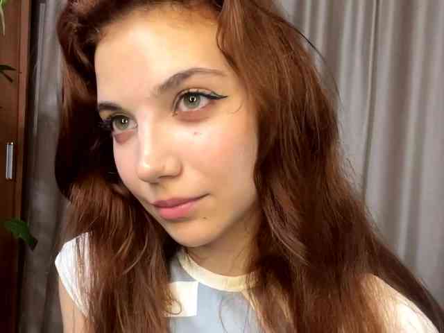 MyrleLinnan webcam