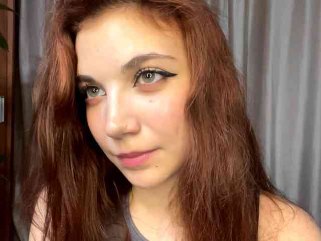MyrleLinnan webcam