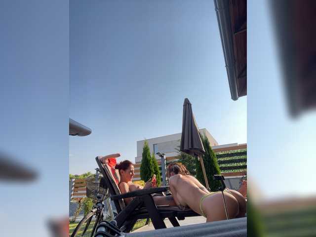 DiorMuse live webcam show