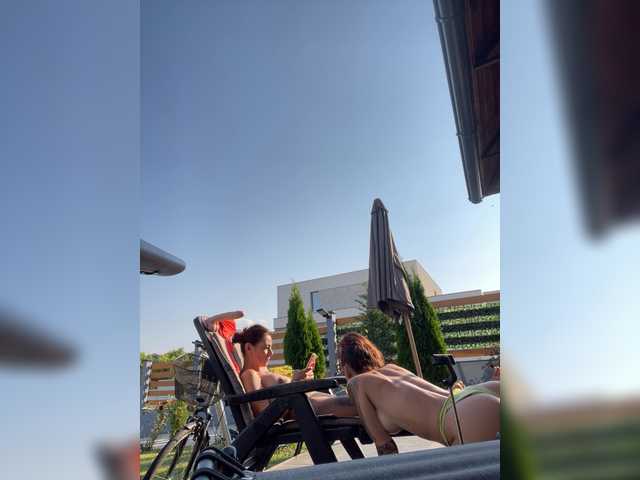 DiorMuse live webcam show