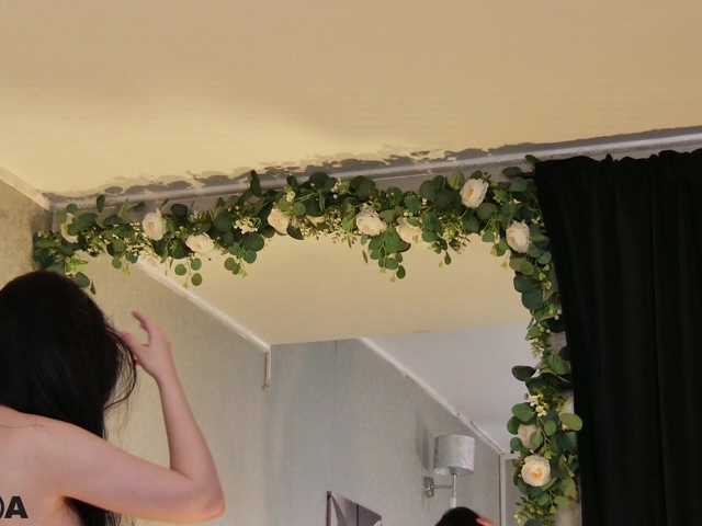 ZaraBloom live webcam show