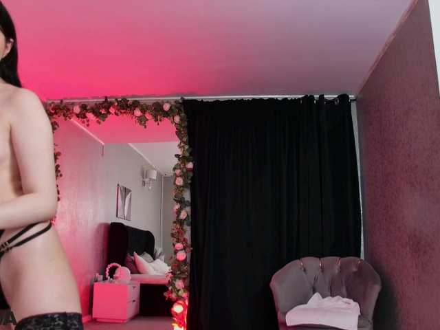ZaraBloom live cam on BongaCams