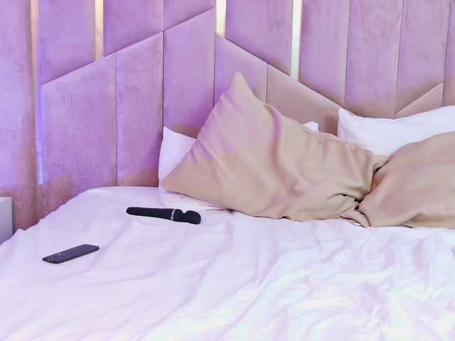 ZaraBloom live cam on BongaCams