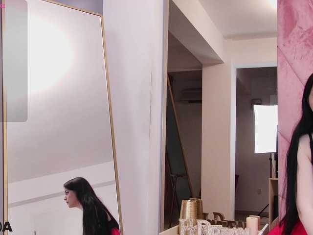 ZaraBloom live cam on BongaCams