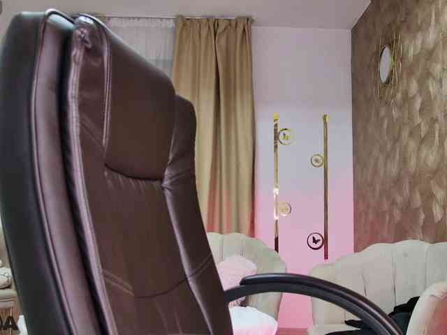 ZaraBloom webcam