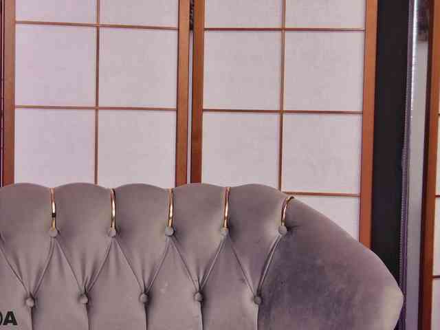 ZaraBloom webcam