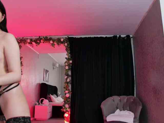 ZaraBloom webcam