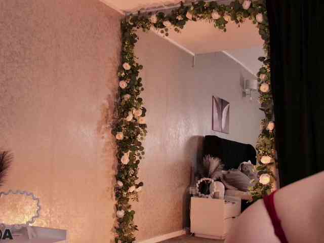 ZaraBloom webcam