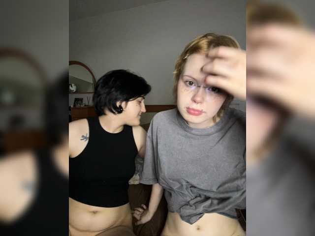 go to chat with MiaAndAlicee