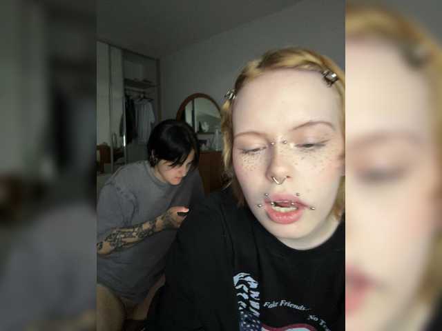 MiaAndAlicea live cam on BongaCams
