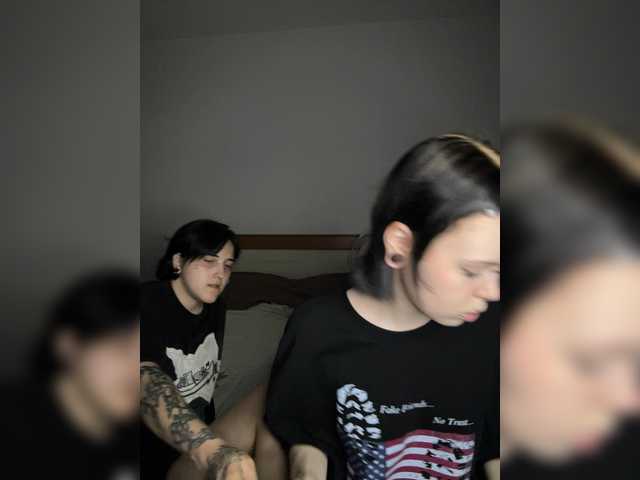 MiaAndAlicea live cam on BongaCams