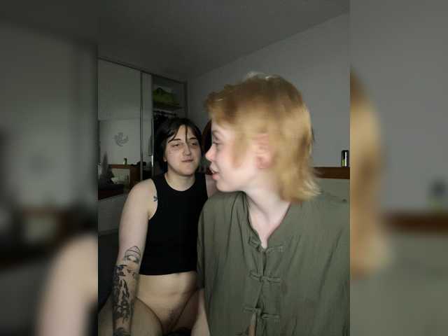 MiaAndAlicee live webcam show