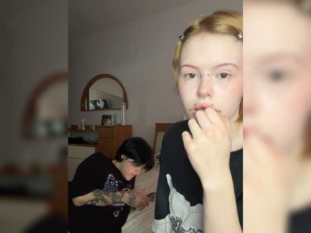 MiaAndAlicea live cam on BongaCams