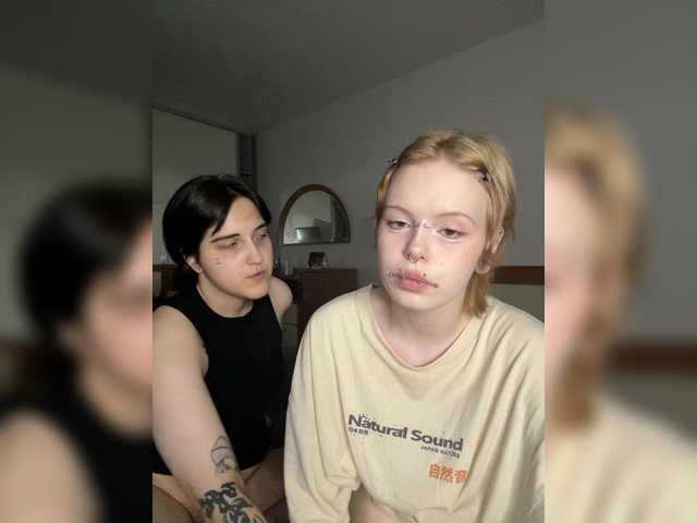 MiaAndAlicea live cam on BongaCams