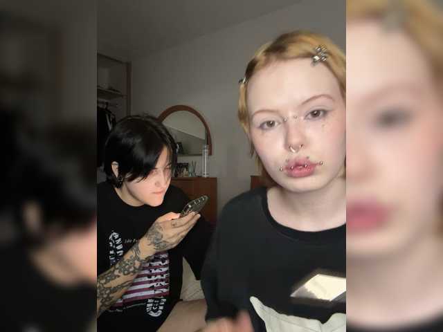 MiaAndAlicea live cam on BongaCams
