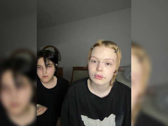 MiaAndAlicea live cam on BongaCams