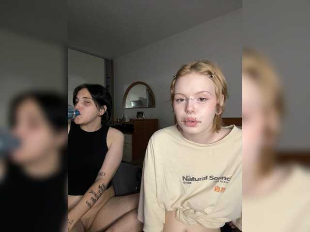 MiaAndAlicea live cam on BongaCams