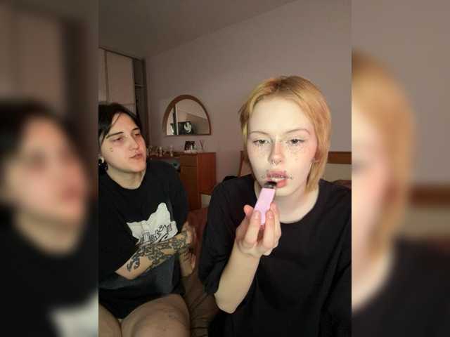 MiaAndAlicea live cam on BongaCams