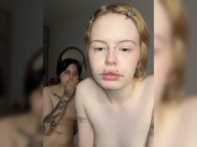 Sex chat gratuit in direct cu MiaAndAlicea pe BongaCams