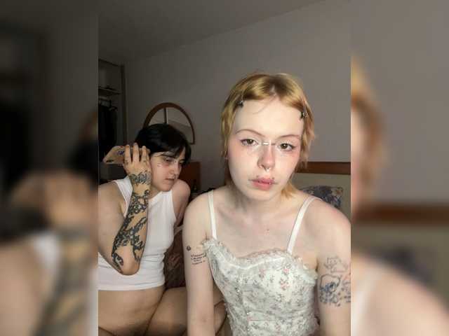 Live трансляция MiaAndAlicee - slutnetki.online