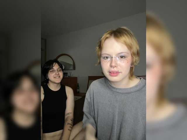 модель MiaAndAlicea