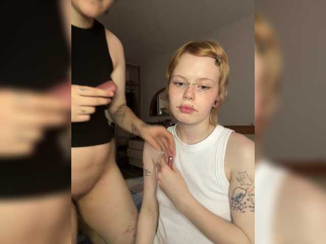 MiaAndAlicee live webcam show