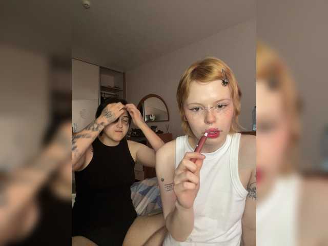 MiaAndAlicea live cam on BongaCams