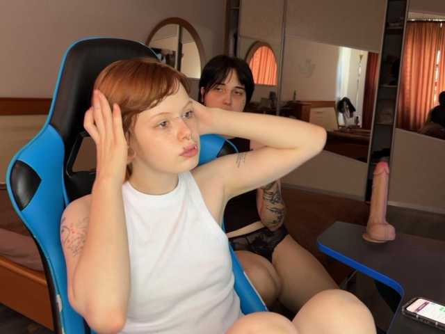 MiaAndAlicea live cam on BongaCams