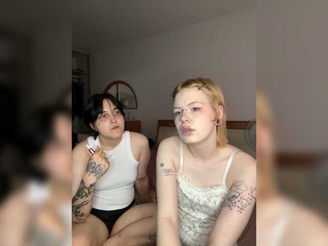 MiaAndAlicea live webcam show
