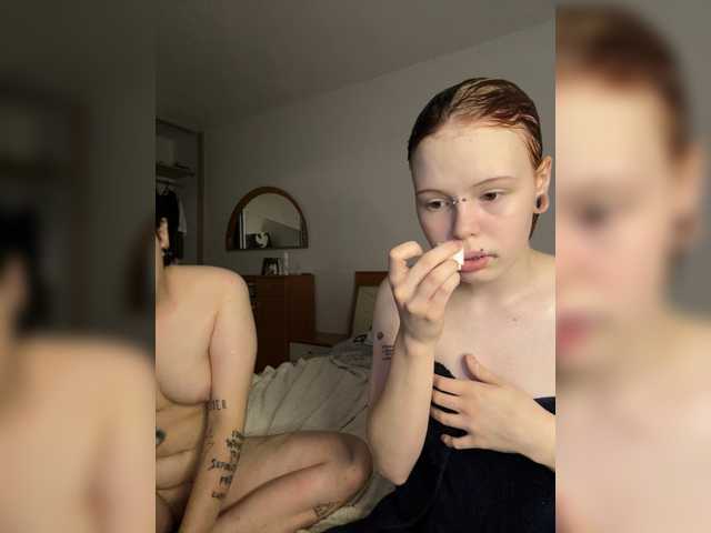 MiaAndAlicea live cam on BongaCams