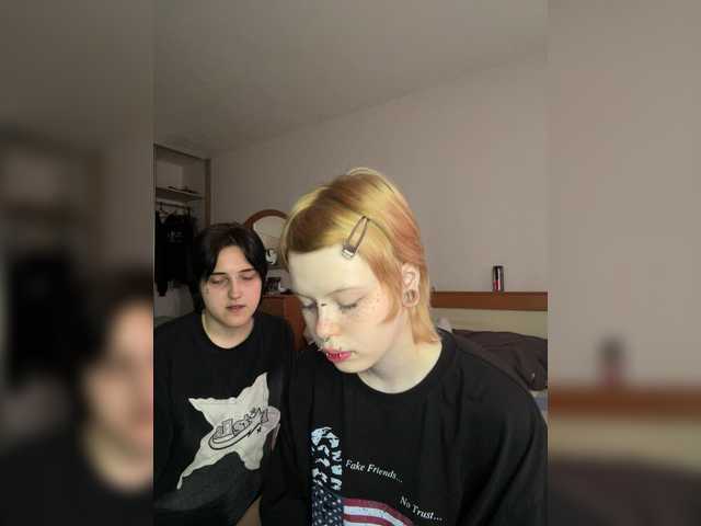 MiaAndAlicea live cam on BongaCams