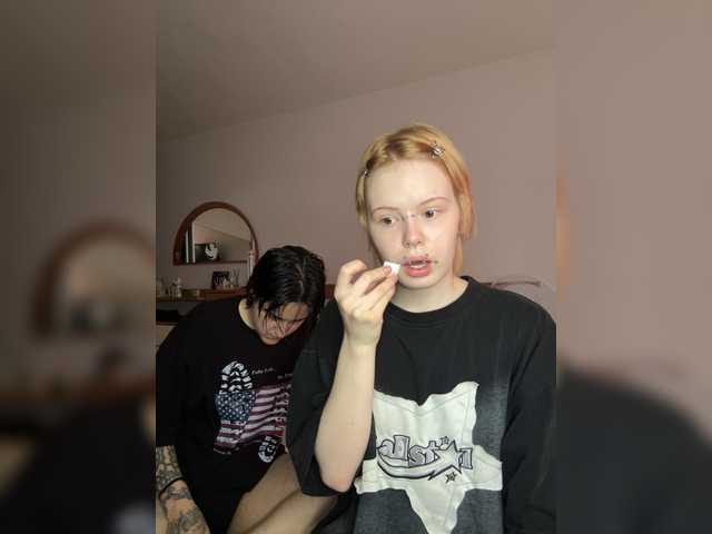 MiaAndAlicea live cam on BongaCams