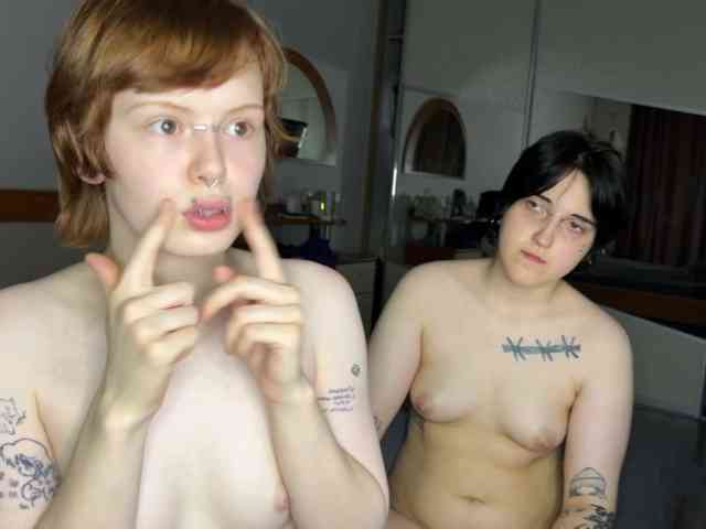 MiaAndAlicea webcam