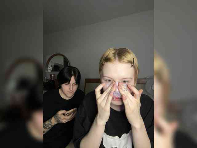 Model: MiaAndAlicee