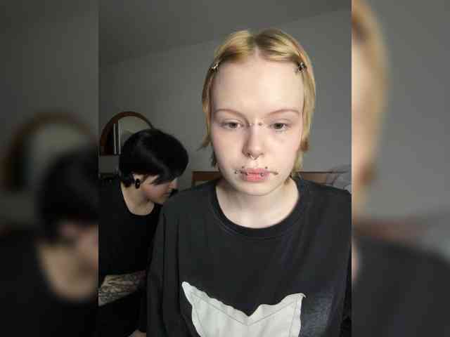 Модель: MiaAndAlicee
