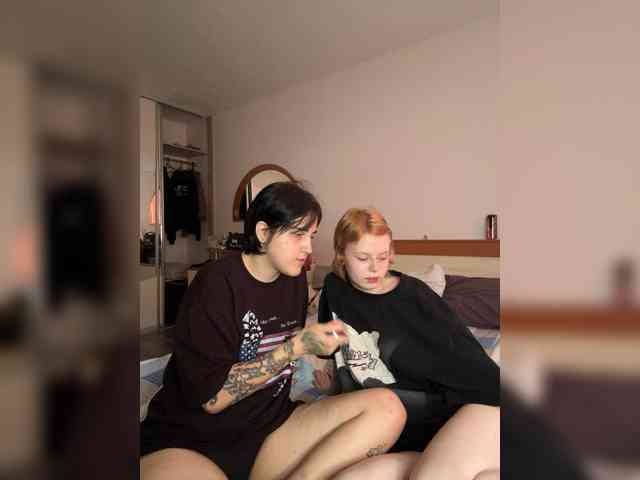 Model: MiaAndAlicee