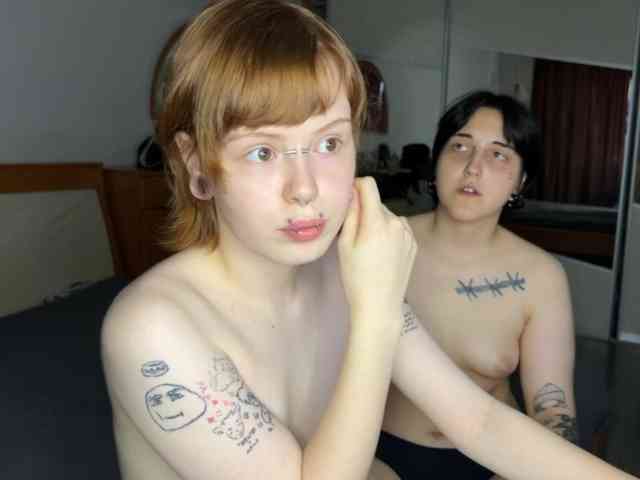 MiaAndAlicea webcam