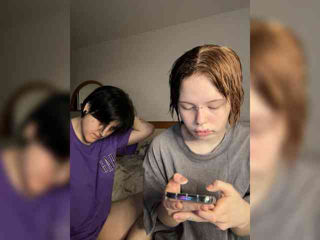 MiaAndAlicee webcam