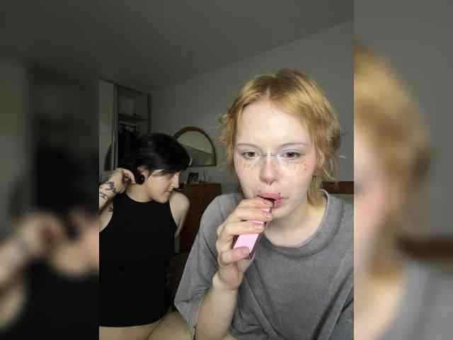 Модель: MiaAndAlicee