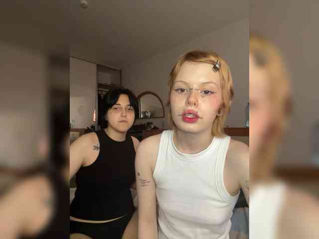 Model: MiaAndAlicee