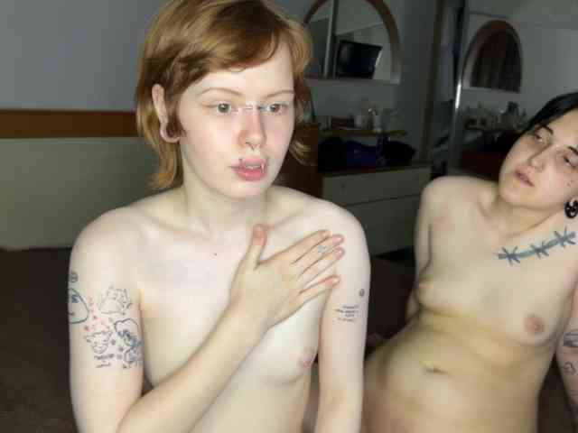 MiaAndAlicea webcam