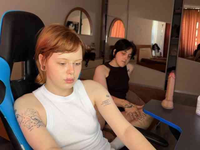 MiaAndAlicea webcam
