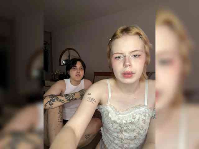 Model: MiaAndAlicee